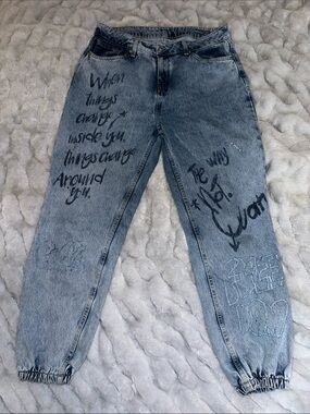 Light Blue Women's Graphic Jeggings with Script Accents